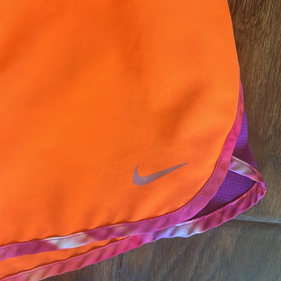 Nike Dri Fit girls athletic shorts; size XL - Picture 5 of 11